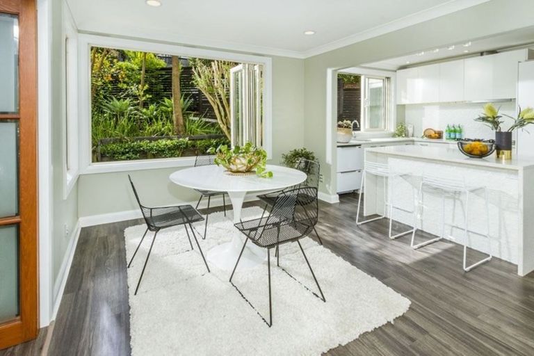 Photo of property in 72b Parr Terrace, Castor Bay, Auckland, 0620