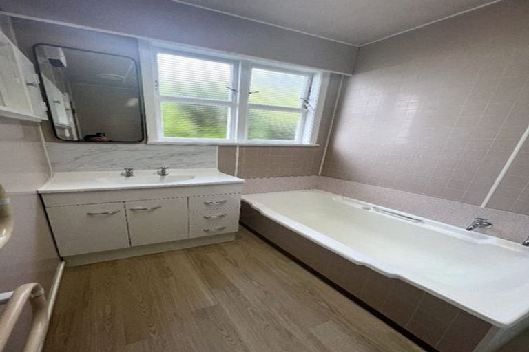 Photo of property in 16 Benares Street, Khandallah, Wellington, 6035