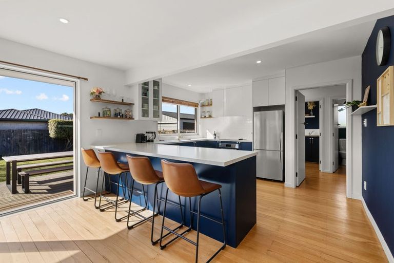 Photo of property in 6 Kingsgate Place, Burnside, Christchurch, 8053