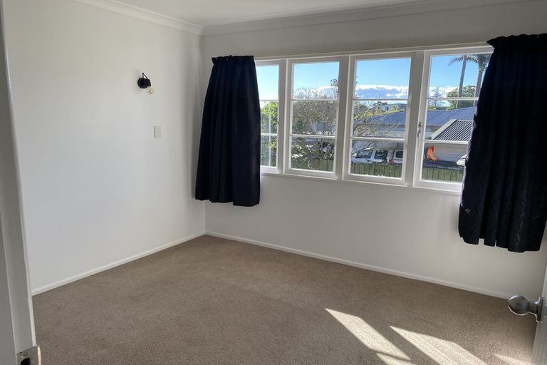 Photo of property in 11 Youngs Road, Papakura, 2110