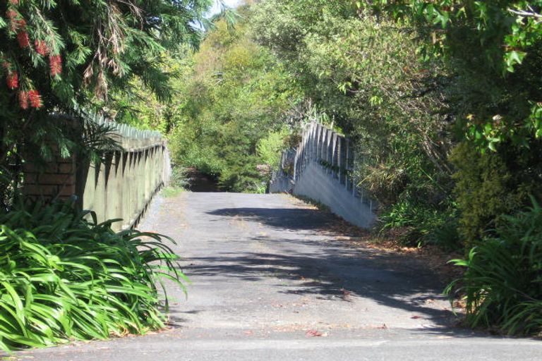 Photo of property in 150 Cliff View Drive, Green Bay, Auckland, 0604