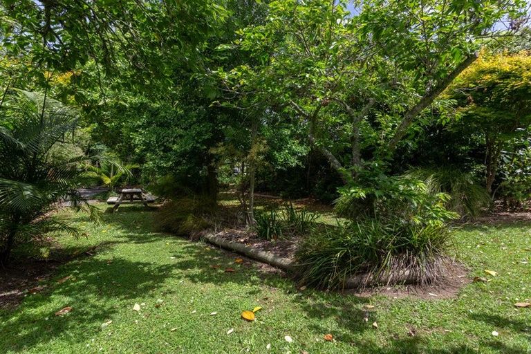 Photo of property in 1688 South Head Road, South Head, Helensville, 0874