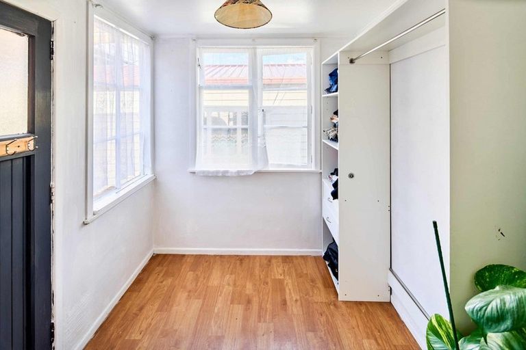 Photo of property in 218 Naenae Road, Naenae, Lower Hutt, 5011