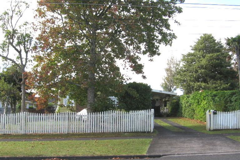 Photo of property in 150 View Road, Sunnyvale, Auckland, 0612