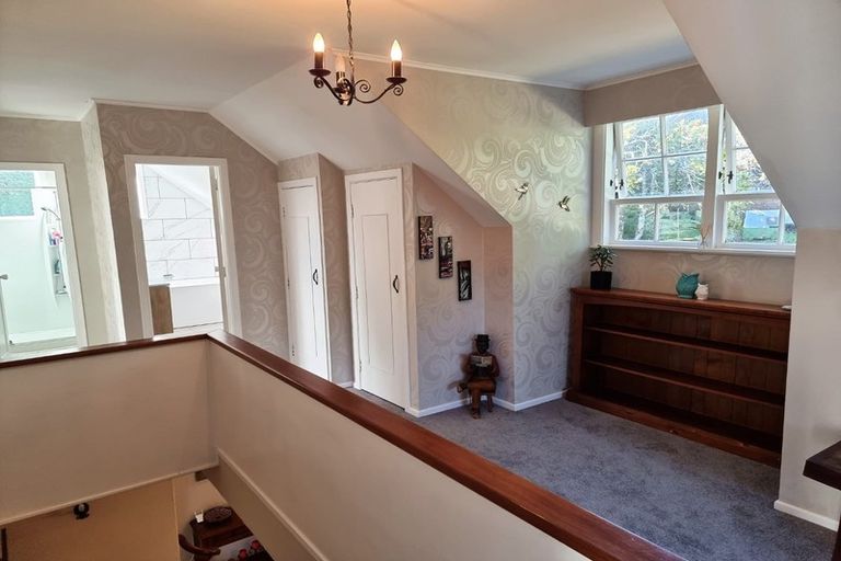 Photo of property in 14 Freemans Way, Pinehaven, Upper Hutt, 5019