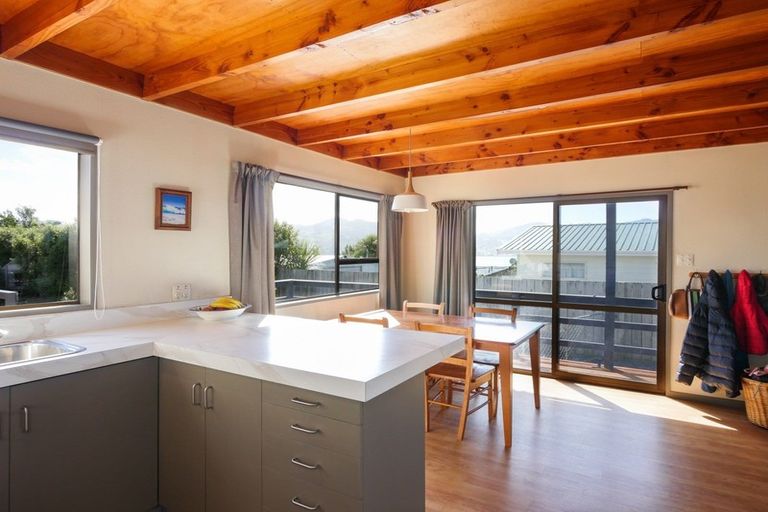 Photo of property in 52 Oxley Crescent, Broad Bay, Dunedin, 9014