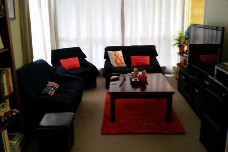 Photo of property in 58 Helena Street, Massey, Auckland, 0614