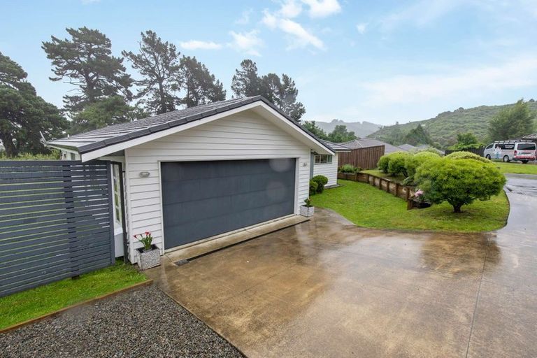 Photo of property in 28 Sunstone Crescent, Brown Owl, Upper Hutt, 5018