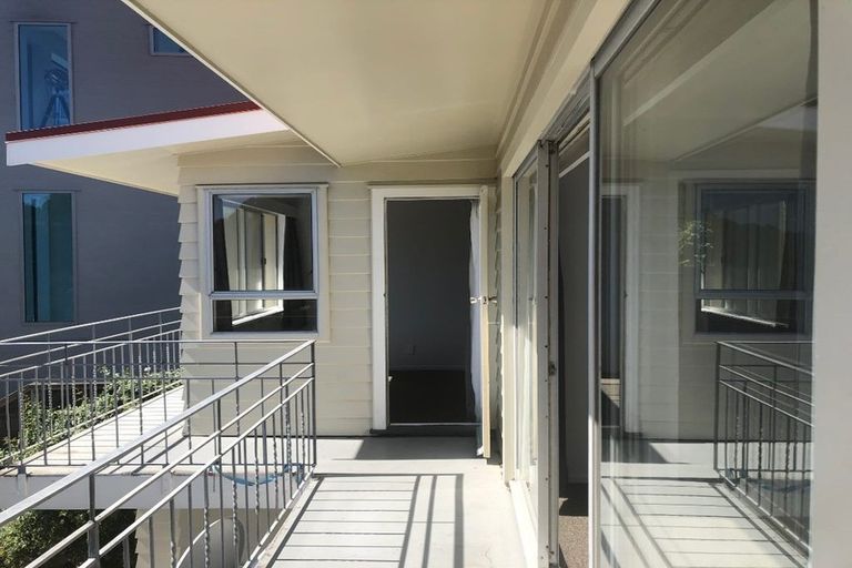 Photo of property in 43 Palliser Road, Roseneath, Wellington, 6011