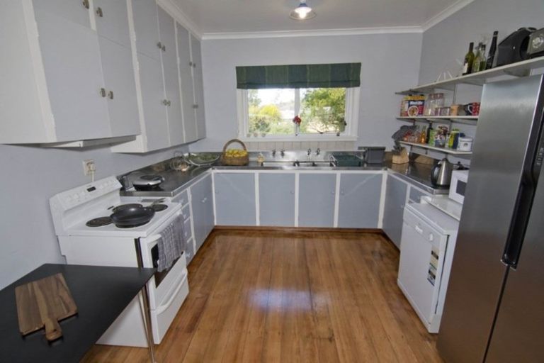 Photo of property in 2 Hackett Street, Whanganui East, Whanganui, 4500