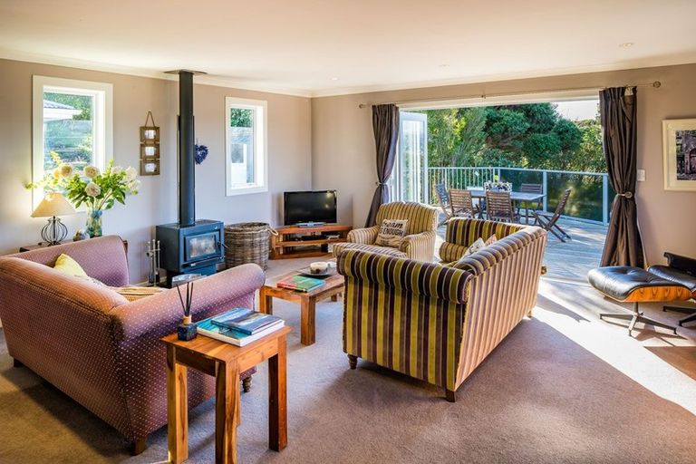 Photo of property in 71 Mana View Road, Paremata, Porirua, 5026