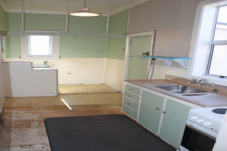 Photo of property in 73 Cutten Street, South Dunedin, Dunedin, 9012