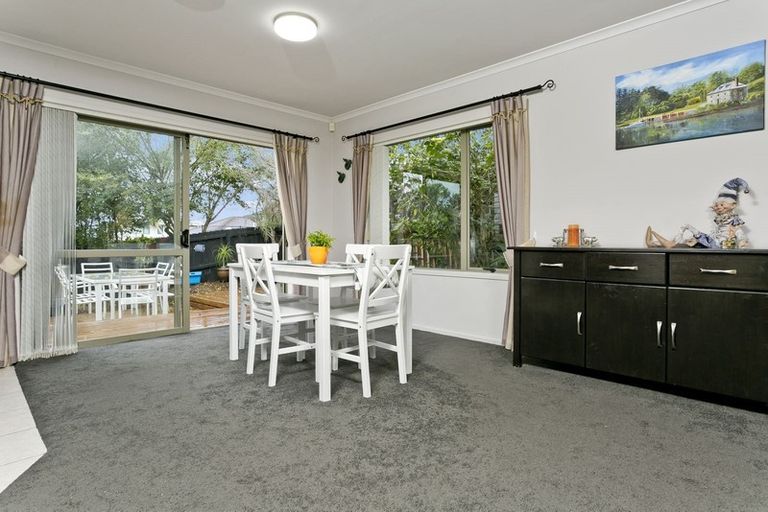 Photo of property in 37 Condor Place, Unsworth Heights, Auckland, 0632