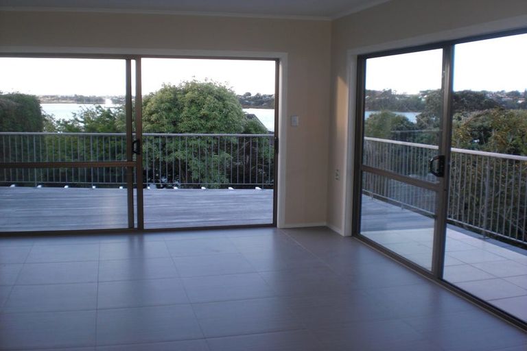 Photo of property in 1/73a Beresford Street, Bayswater, Auckland, 0622