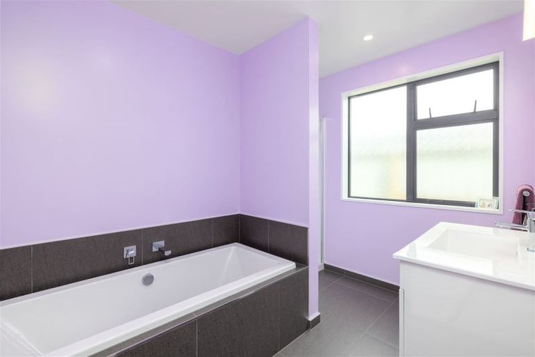 Photo of property in 9 Woodgrove Avenue, North New Brighton, Christchurch, 8083