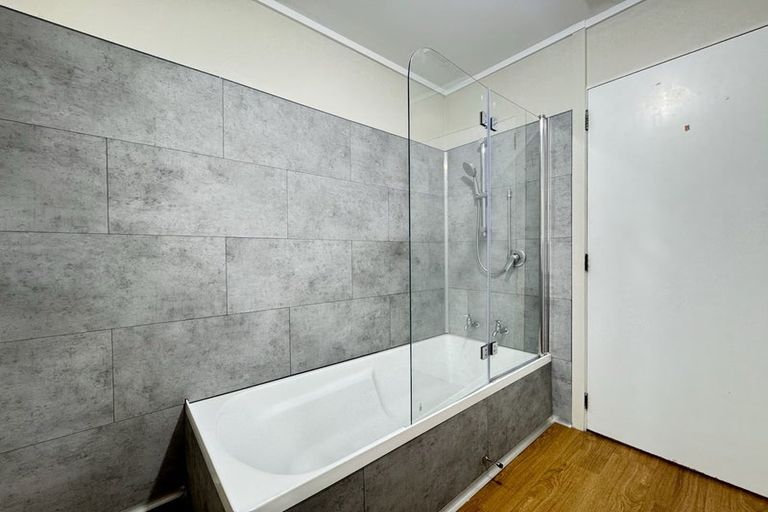 Photo of property in 15 Rice Crescent, Newlands, Wellington, 6037