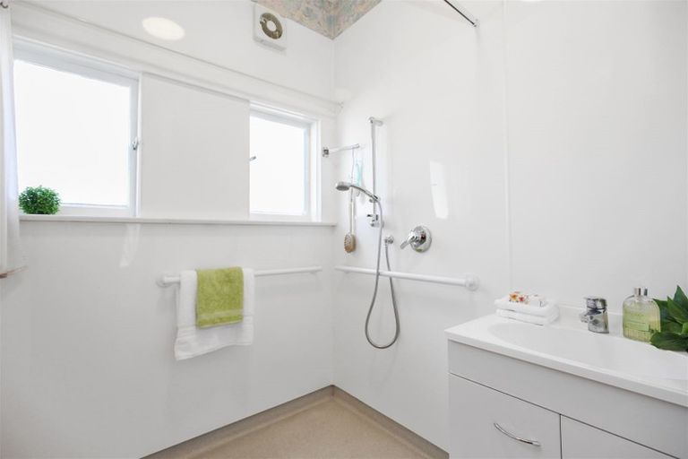 Photo of property in 44 Main North Road, Papanui, Christchurch, 8052