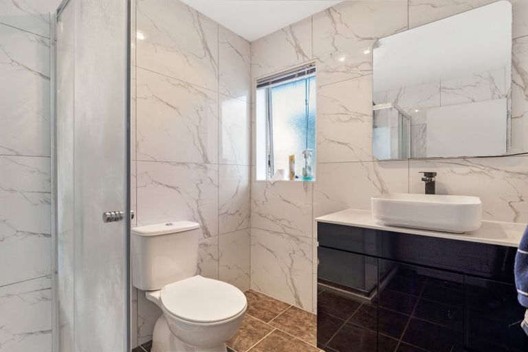 Photo of property in 32 Sarteano Drive, Manurewa, Auckland, 2105