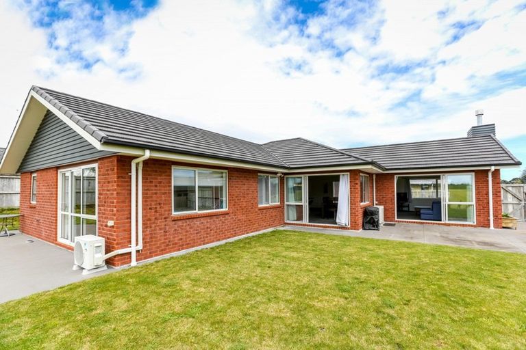 Photo of property in 14 Ryder Drive, Waiwhakaiho, New Plymouth, 4312