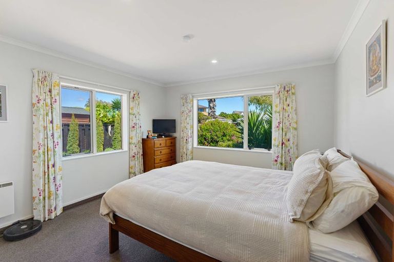 Photo of property in 3 Te Ropata Place, Waikanae Beach, Waikanae, 5036