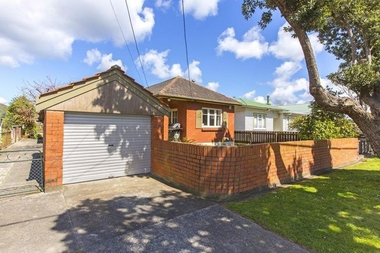 Photo of property in 65 Riverside Drive, Waiwhetu, Lower Hutt, 5010