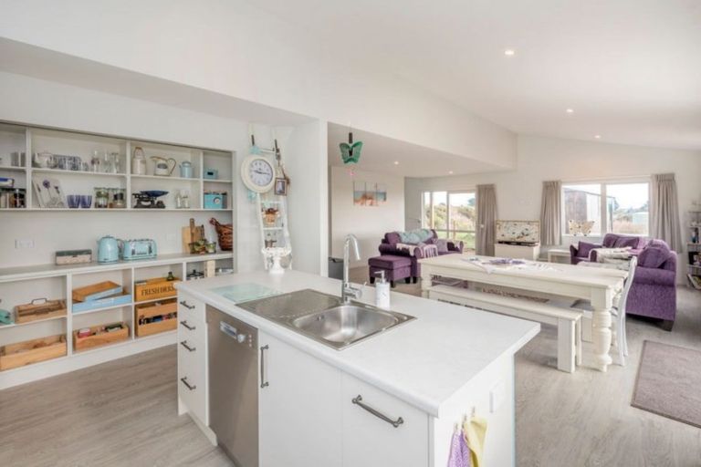 Photo of property in 111 Strathnaver Drive, Waikawa Beach, Levin, 5573