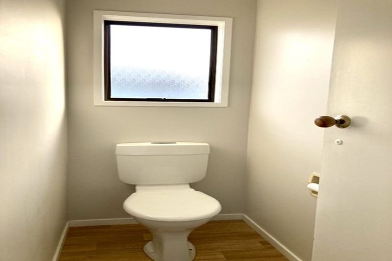 Photo of property in 1/94 Sturges Road, Henderson, Auckland, 0612