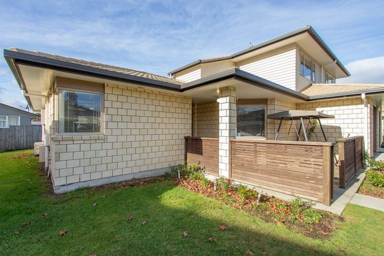 Photo of property in 6/64 Kawaha Point Road, Kawaha Point, Rotorua, 3010