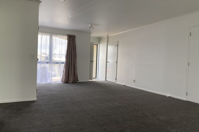 Photo of property in 324a West Coast Road, Glen Eden, Auckland, 0602