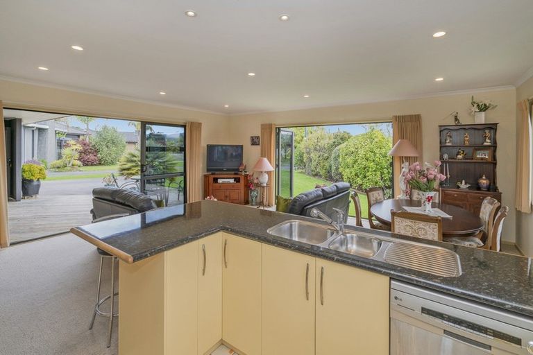 Photo of property in 24 Heritage Close, Whitianga, 3510