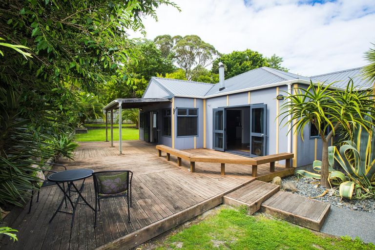 Photo of property in 1 Stanford Crescent, Whataupoko, Gisborne, 4010