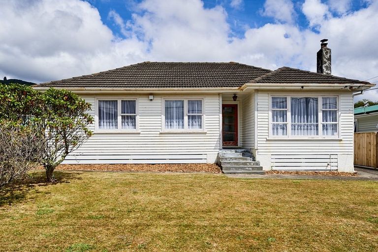 Photo of property in 57 Russell Road, Wainuiomata, Lower Hutt, 5014