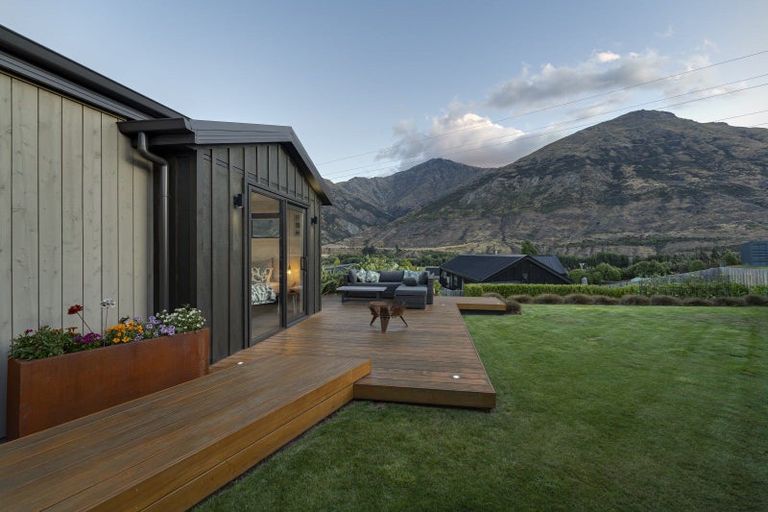Photo of property in 9 Clover Lane, Lake Hayes, Queenstown, 9304
