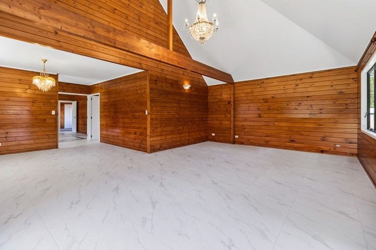 Photo of property in 117 Botany Road, Botany Downs, Auckland, 2010