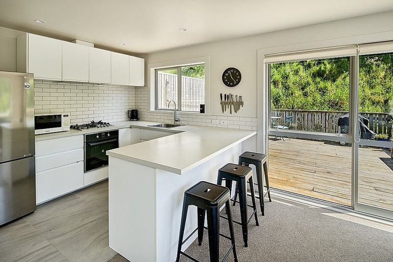 Photo of property in 10a Rarangi Way, Owhiro Bay, Wellington, 6023