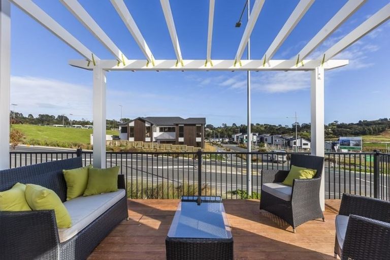 Photo of property in 47 Windlass Street, Long Bay, Auckland, 0630