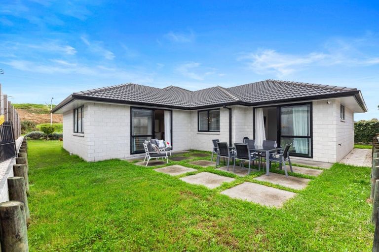Photo of property in 12 Cowell Crescent, Pyes Pa, Tauranga, 3112