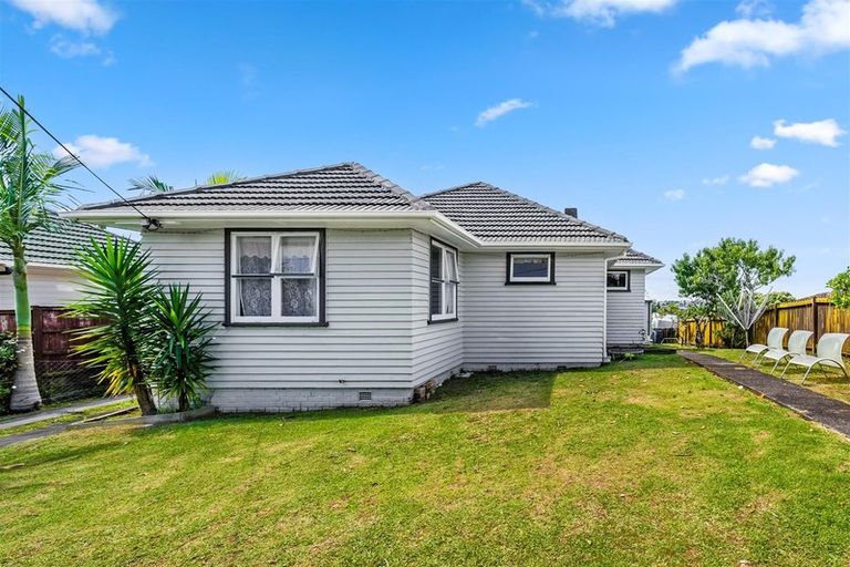 Photo of property in 63 Hepburn Road, Glendene, Auckland, 0602