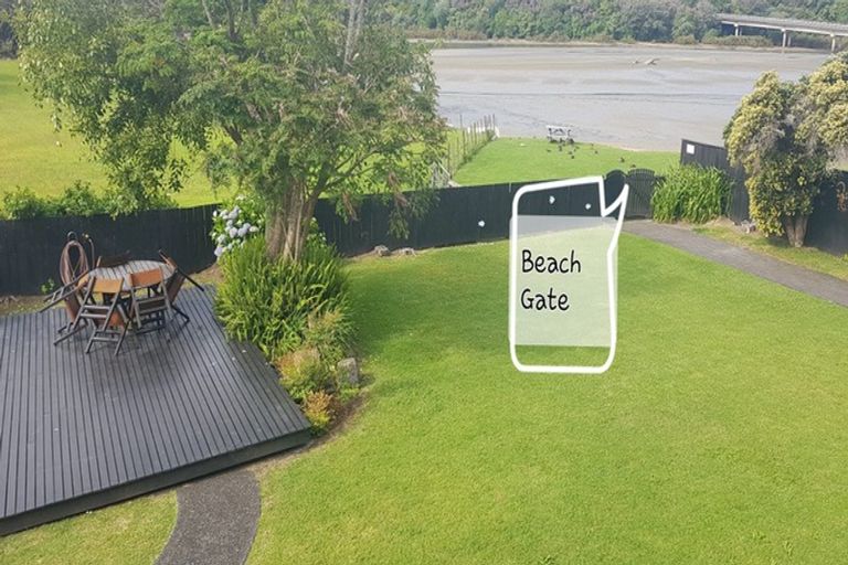 Photo of property in 2e/25 Weranui Road, Waiwera, Orewa, 0994