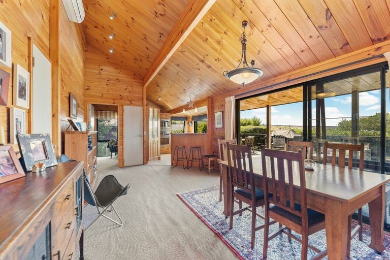 Photo of property in 737 Acacia Bay Road, Acacia Bay, Taupo, 3330
