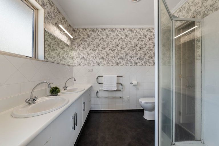 Photo of property in 333 Devon Street West, New Plymouth, 4310