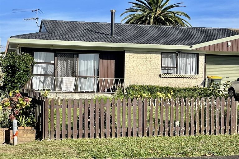 Photo of property in 3 Faith Bullock Place, New Lynn, Auckland, 0600