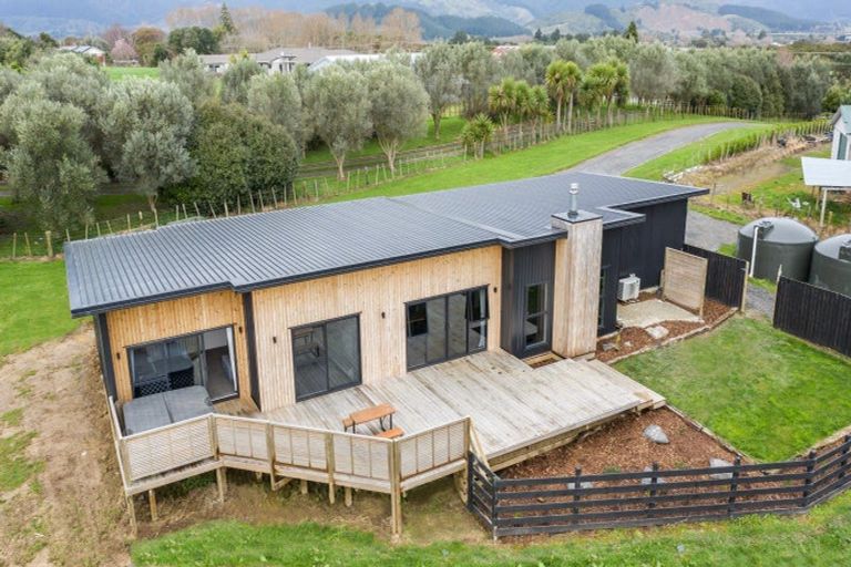 Photo of property in 112a Muhunoa Road West, Ohau, Levin, 5570