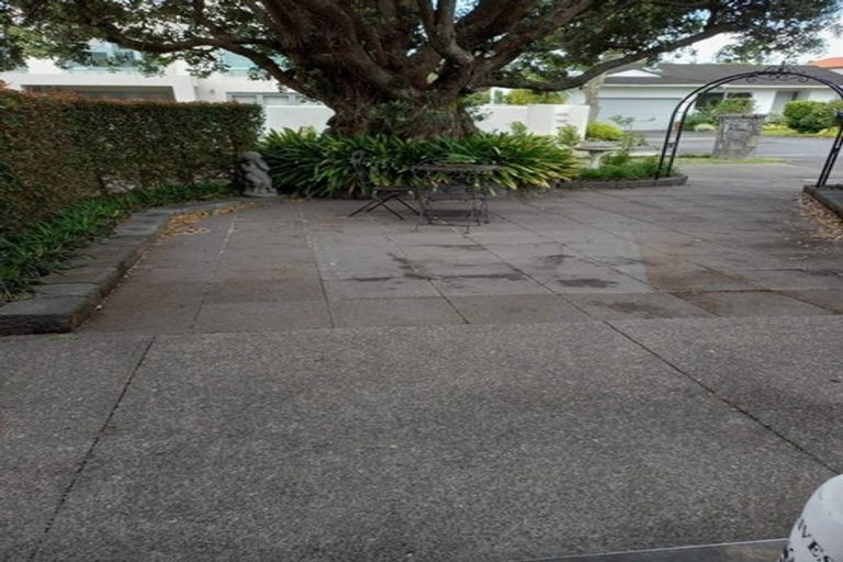 Photo of property in 1/14 Frieston Road, Milford, Auckland, 0620