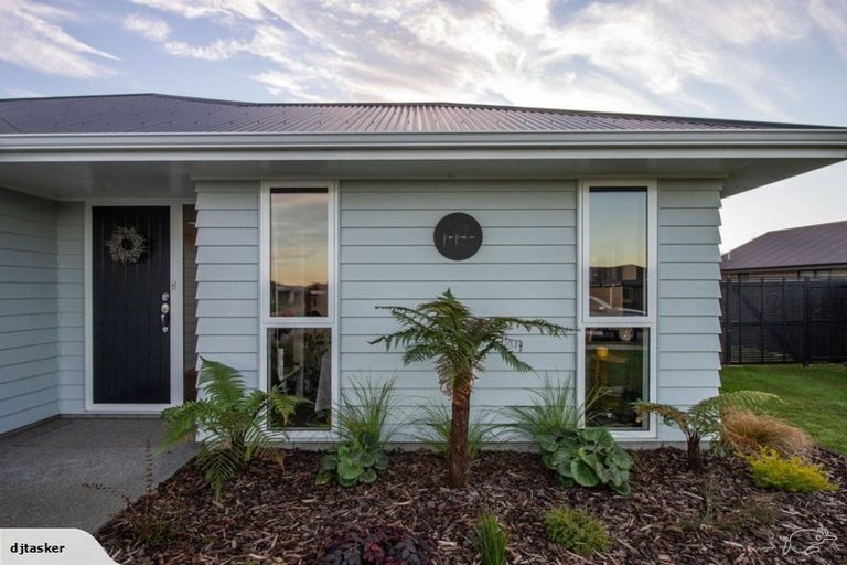 Photo of property in 21 Stoneleigh Drive, Solway, Masterton, 5810