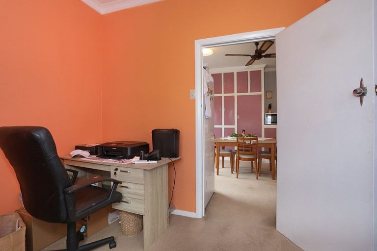 Photo of property in 49 Holland Crescent, Bulls, 4818