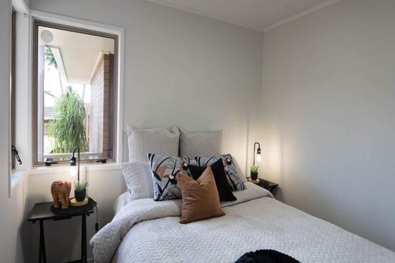 Photo of property in 1/16 Fieldstone Court, Northpark, Auckland, 2013