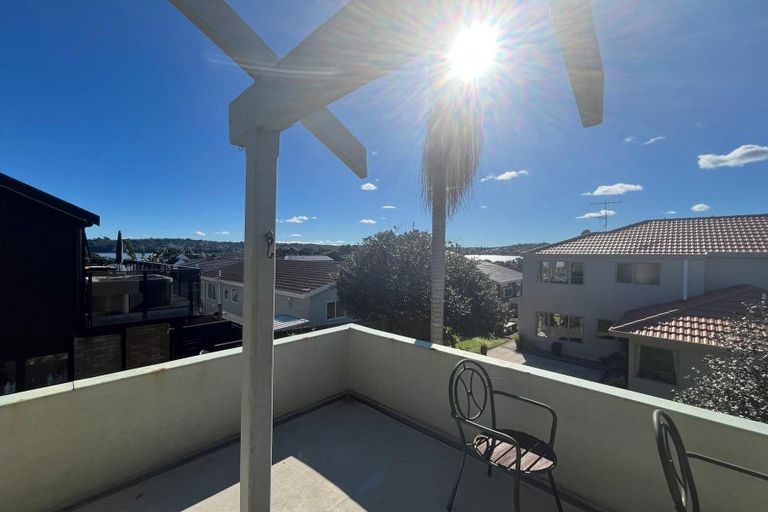 Photo of property in 2/10 Nadine Place, Mangere Bridge, Auckland, 2022