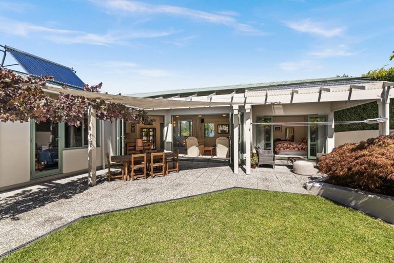 Photo of property in 12 Laing Cove, Havelock North, 4130