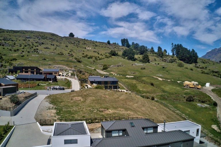 Photo of property in 10 Red Deer Rise, Kelvin Heights, Queenstown, 9300